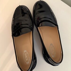 Tods women loafer patent leather worn once